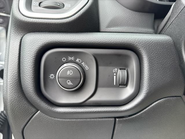 2025 Ram 2500 Big Horn Crew Cab 4x2 8 Box