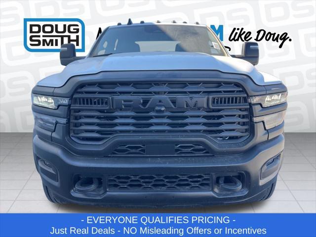 2025 RAM Ram 5500 Chassis Cab RAM 5500 TRADESMAN CHASSIS CREW CAB 4X4 84 CA