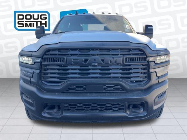 2025 RAM Ram 5500 Chassis Cab RAM 5500 TRADESMAN CHASSIS CREW CAB 4X4 84 CA