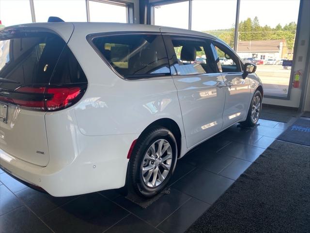 2025 Chrysler Pacifica PACIFICA SELECT AWD