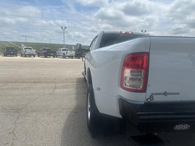2022 RAM 3500 Tradesman Crew Cab 4x4 8 Box