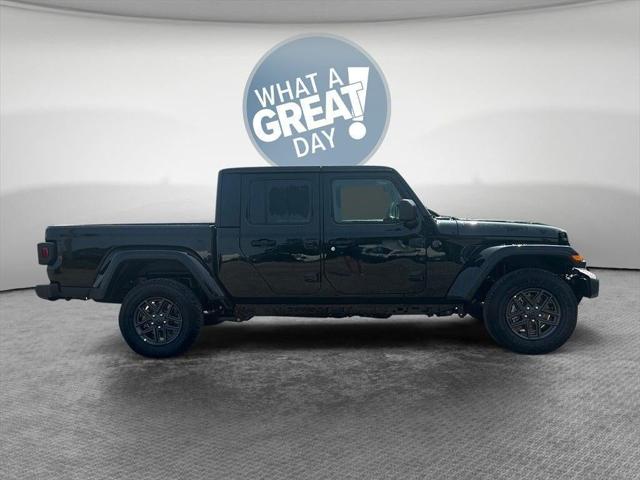 2025 Jeep Gladiator GLADIATOR SPORT S 4X4