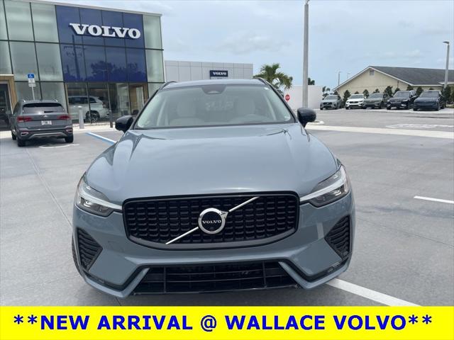 2023 Volvo XC60 B5 Ultimate Dark Theme