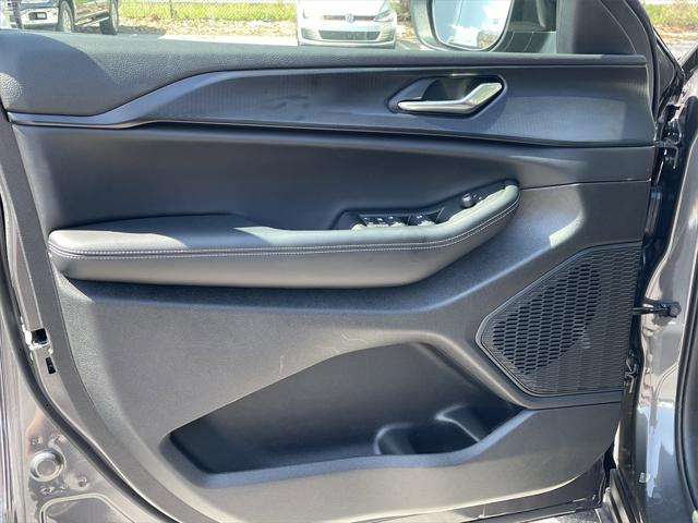 2025 Jeep Grand Cherokee GRAND CHEROKEE L LAREDO X 4X2