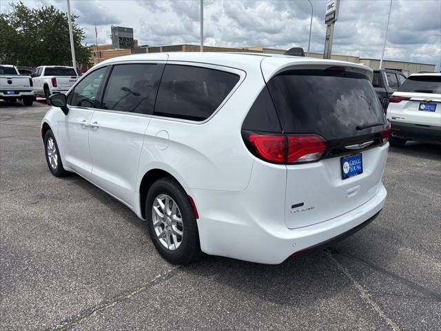 2025 Chrysler Voyager VOYAGER LX