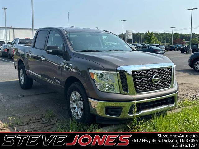 2017 Nissan TITAN SV