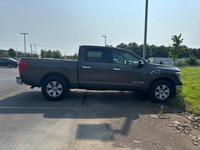 2017 Nissan TITAN SV
