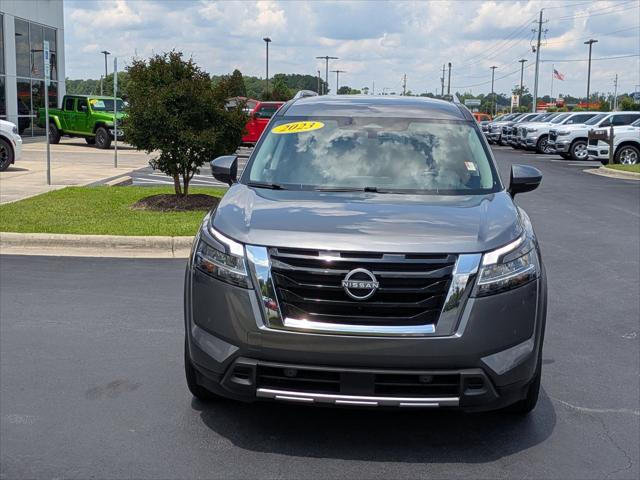 2023 Nissan Pathfinder SL FWD