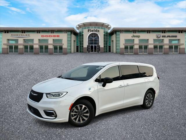 2025 Chrysler Pacifica Hybrid PACIFICA PLUG-IN HYBRID SELECT