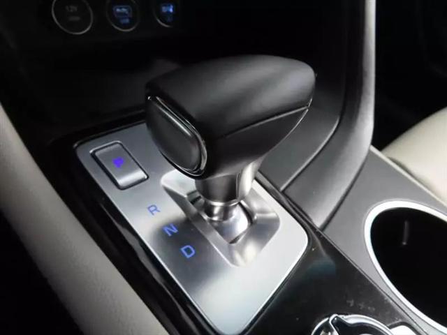 2023 Genesis G70 2.0T RWD