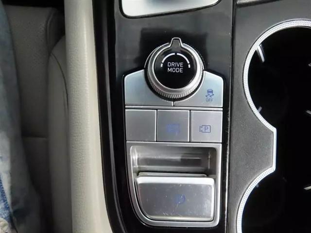 2023 Genesis G70 2.0T RWD