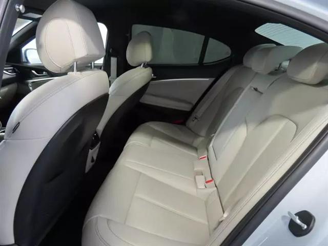 2023 Genesis G70 2.0T RWD