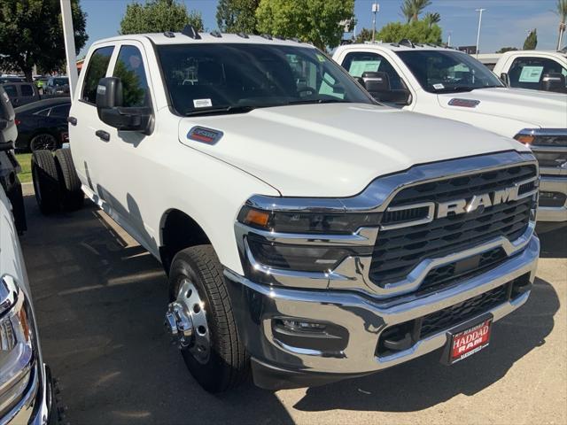 2025 RAM Ram 3500 Chassis Cab RAM 3500 TRADESMAN CREW CAB CHASSIS 4X2 60 CA
