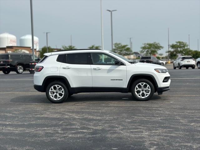 2025 Jeep Compass COMPASS LATITUDE 4X4