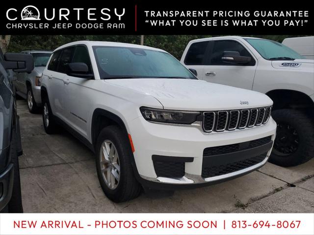 2023 Jeep Grand Cherokee L Laredo 4x2