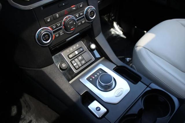 2015 Land Rover LR4 LUX