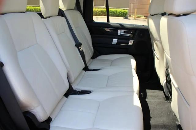 2015 Land Rover LR4 LUX