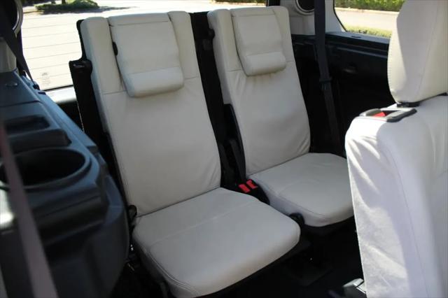 2015 Land Rover LR4 LUX