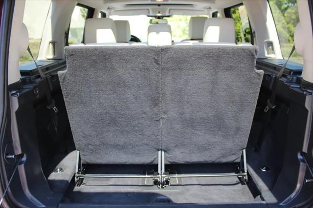 2015 Land Rover LR4 LUX