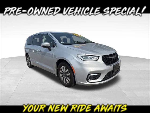 2023 Chrysler Pacifica Hybrid Touring L