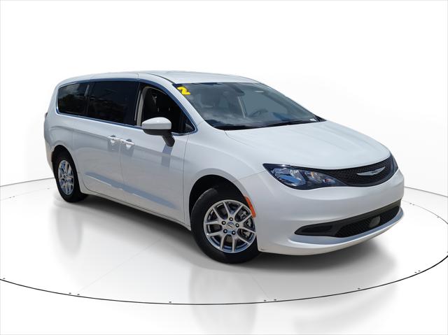 2022 Chrysler Voyager LX