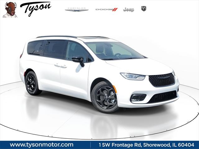2025 Chrysler Pacifica Hybrid PACIFICA PLUG-IN HYBRID S APPEARANCE