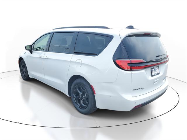 2025 Chrysler Pacifica Hybrid PACIFICA PLUG-IN HYBRID S APPEARANCE