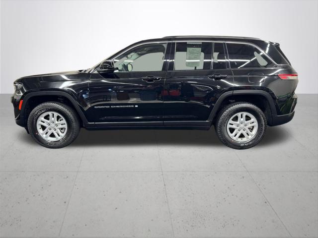 2023 Jeep Grand Cherokee Laredo 4x4