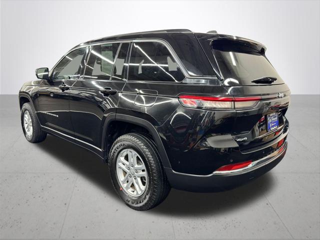 2023 Jeep Grand Cherokee Laredo 4x4