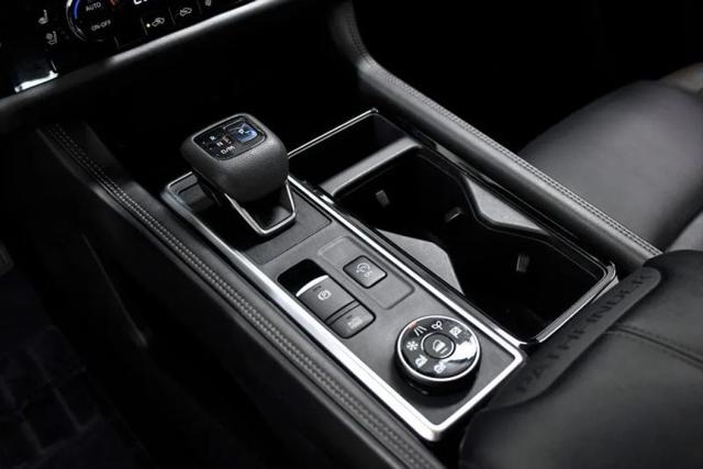 2022 Nissan Pathfinder Platinum 4WD
