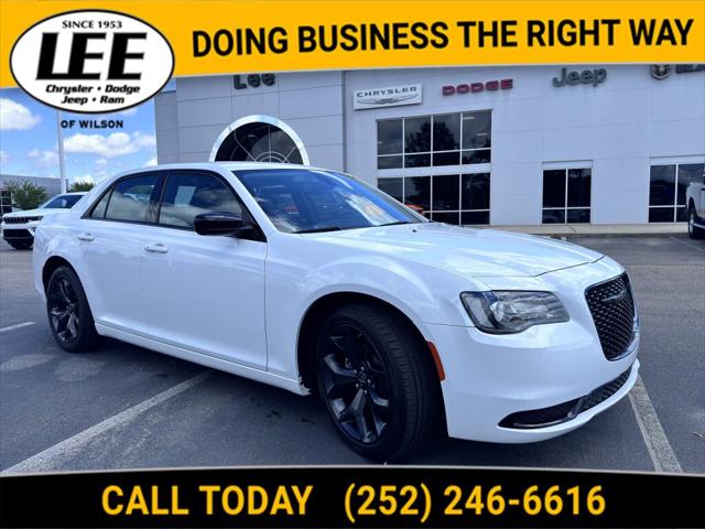 2023 Chrysler 300 Touring