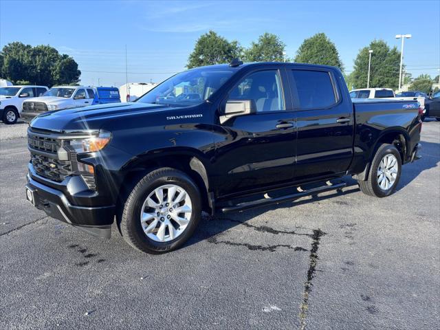 2022 Chevrolet Silverado 1500 4WD Crew Cab Short Bed Custom