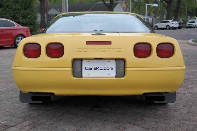 1992 Chevrolet Corvette Base 2dr Hatchback