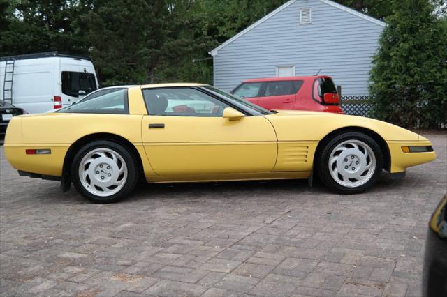 1992 Chevrolet Corvette Base 2dr Hatchback