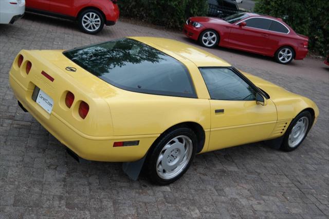 1992 Chevrolet Corvette Base 2dr Hatchback
