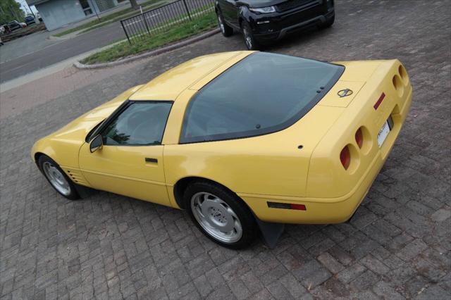 1992 Chevrolet Corvette Base 2dr Hatchback