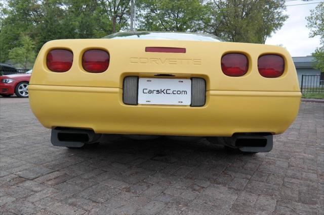 1992 Chevrolet Corvette Base 2dr Hatchback