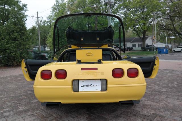 1992 Chevrolet Corvette Base 2dr Hatchback