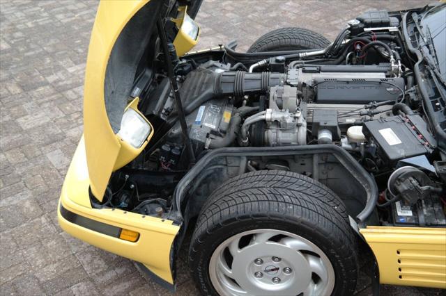 1992 Chevrolet Corvette Base 2dr Hatchback
