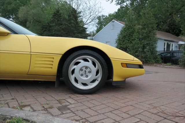 1992 Chevrolet Corvette Base 2dr Hatchback