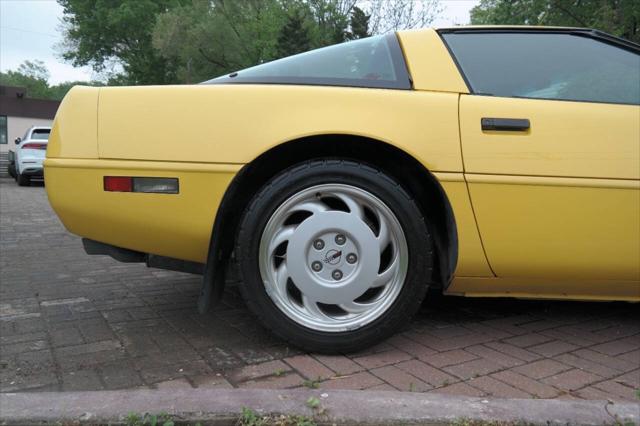 1992 Chevrolet Corvette Base 2dr Hatchback