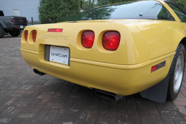 1992 Chevrolet Corvette Base 2dr Hatchback