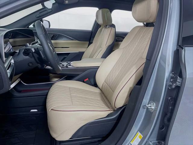 2025 Cadillac iQ Sport w/1SK