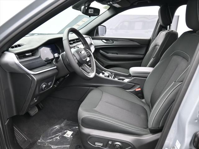 2024 Jeep Grand Cherokee L Laredo 4x2