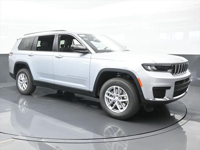 2024 Jeep Grand Cherokee L Laredo 4x2