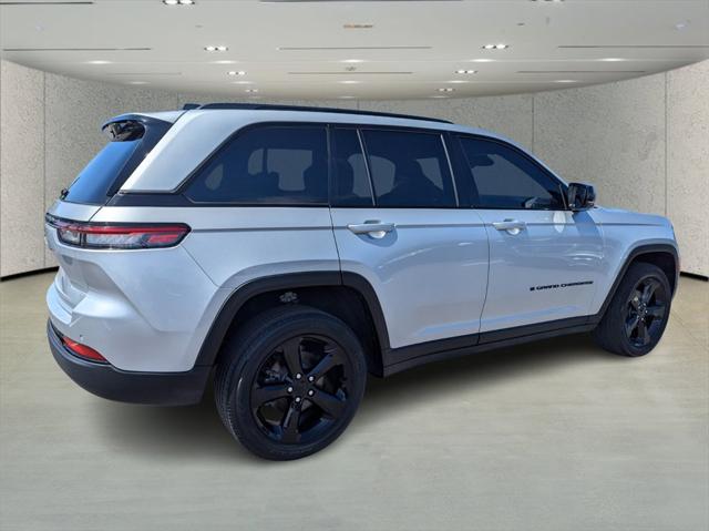 2022 Jeep Grand Cherokee Altitude 4x2