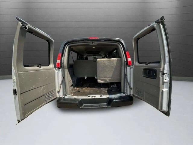 2020 Chevrolet Express Passenger RWD 3500 Extended Wheelbase LS