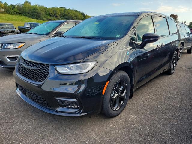 2023 Chrysler Pacifica Hybrid Limited