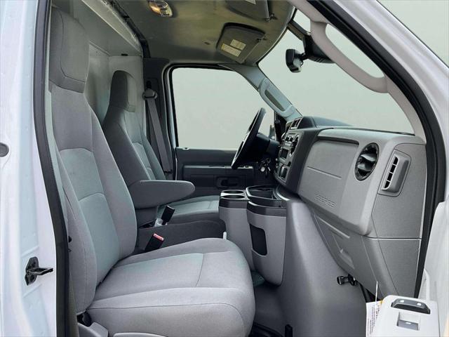 2026 Ford E-350 Cutaway Base