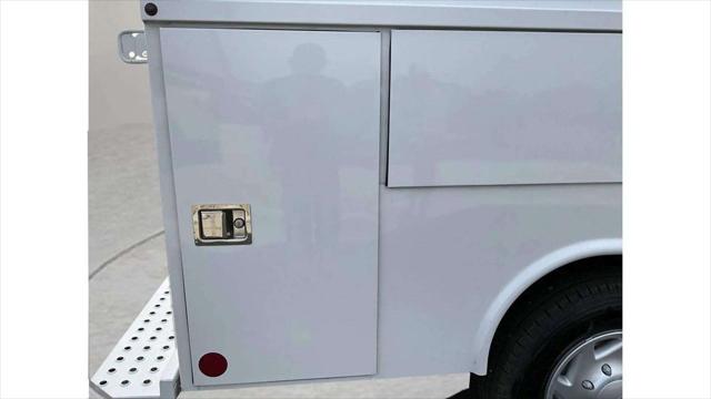 2026 Ford E-350 Cutaway Base
